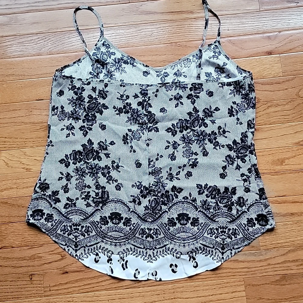 Gorgeous Tank Top - Picture 4 of 6